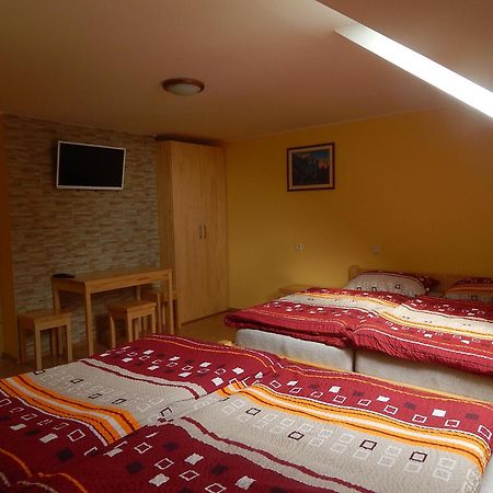 Guest House Pr Ambruzarju & Apartments Церклье-на-Гореньскем Экстерьер фото