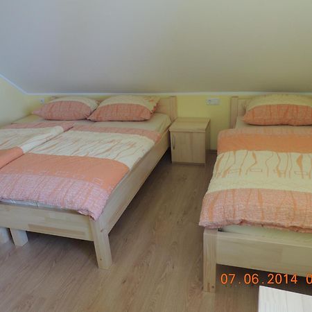 Guest House Pr Ambruzarju & Apartments Церклье-на-Гореньскем Экстерьер фото