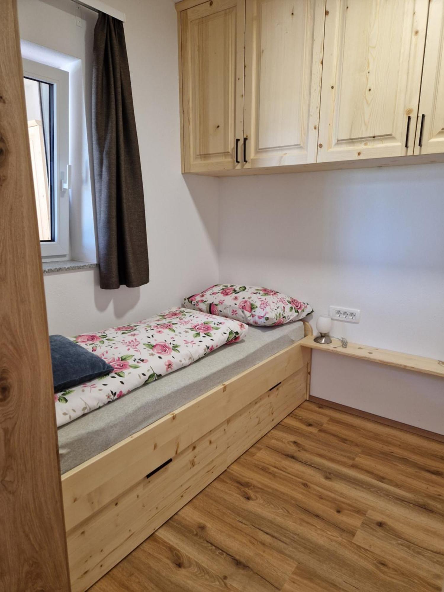 Guest House Pr Ambruzarju & Apartments Церклье-на-Гореньскем Номер фото