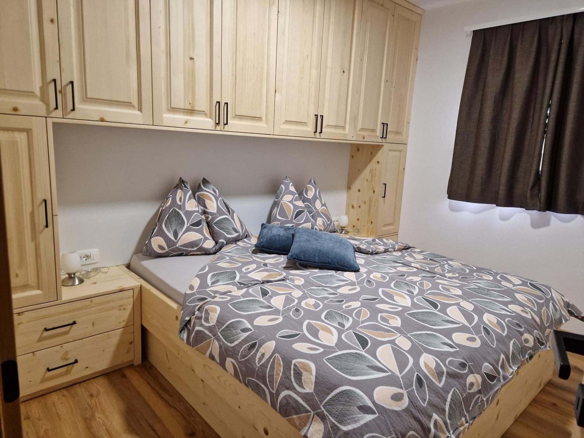 Guest House Pr Ambruzarju & Apartments Церклье-на-Гореньскем Номер фото